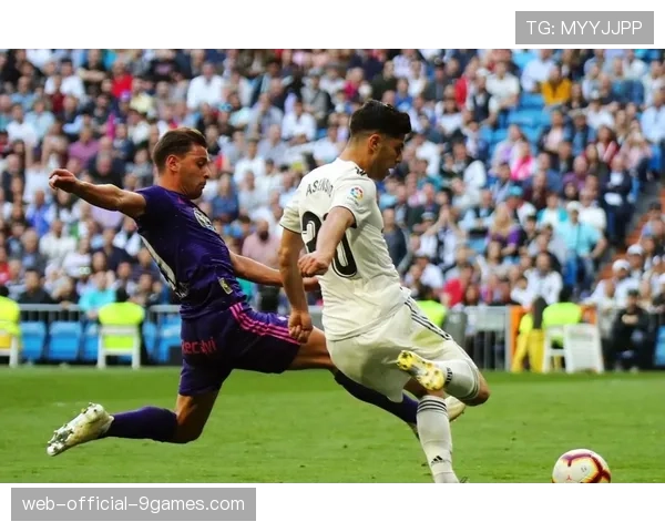 国家德比前瞻:巴萨主场迎战皇马,哈维与安切洛蒂的战术博弈 国家德比前瞻:巴萨主场迎战皇马,哈维与安切洛蒂的战术博弈